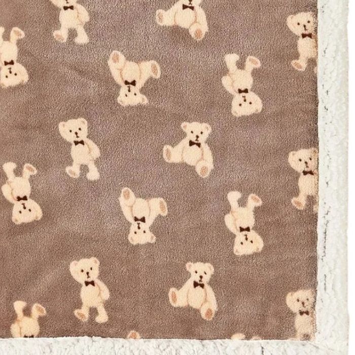 beau-design-couverture-bebe-en-polaire