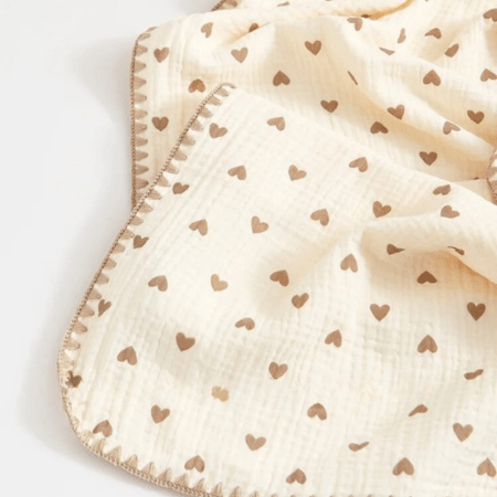 couverture-bebe-cocon-de-reve-petits-coeurs