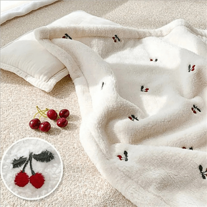 couverture-polaire-bebe-dodo-motif-cerise