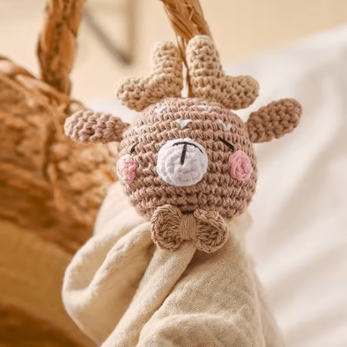 doudou-pour-bebe-en-crochet-cerf-mignon