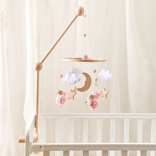 mobile-bebe-mouton-rose-eveil-sensoriel