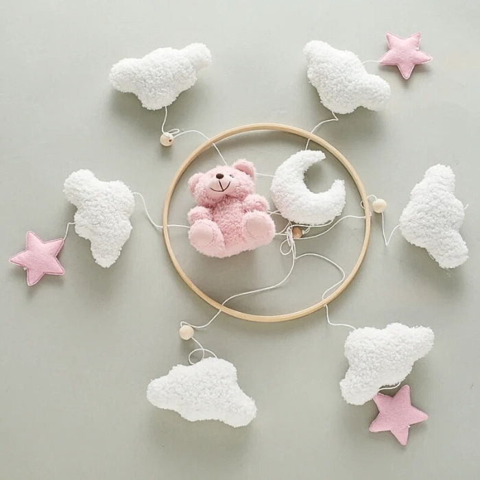 mobile-bebe-ours-rose-nuages-etoiles
