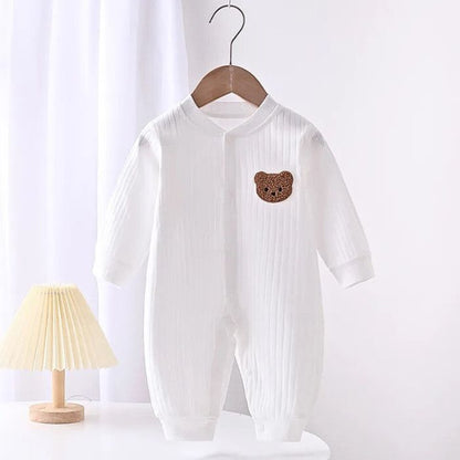 barboteuse-bebe-a-motif-ourson-blanc-sur-ceintre