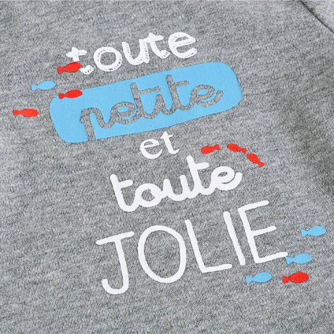 design-joli-de-barboteuse-bebe-fille