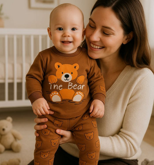 bebe-habille-en-pyjama-bebe-garcon