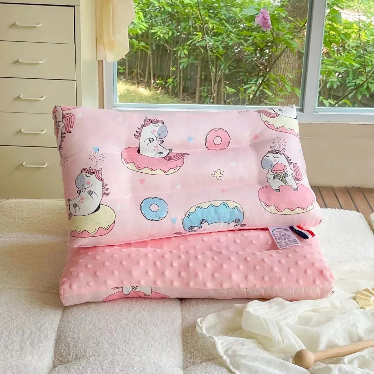 Coussin enfant réversible licorne rose avec deux face douces dessins et tissu minky