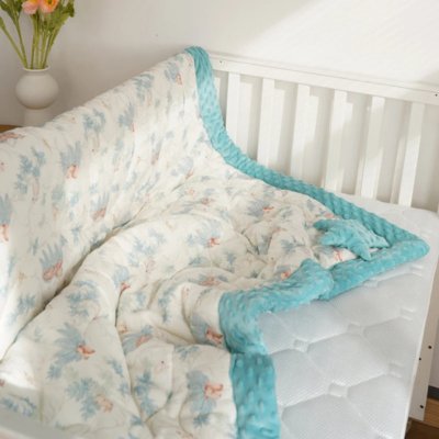 couverture-bebe-safar-bleue-pour-lit-de-bebe