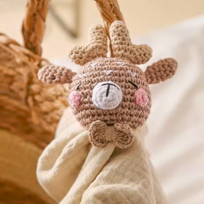doudou bebe en crochet tête d'elan en crochet