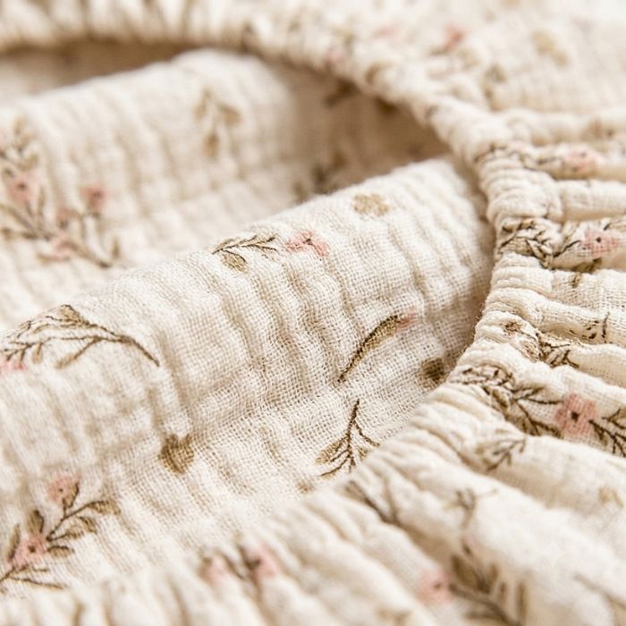 texture gaze de coton double épaisseur et l'élastique du drap housse bébé motif floral champêtre 