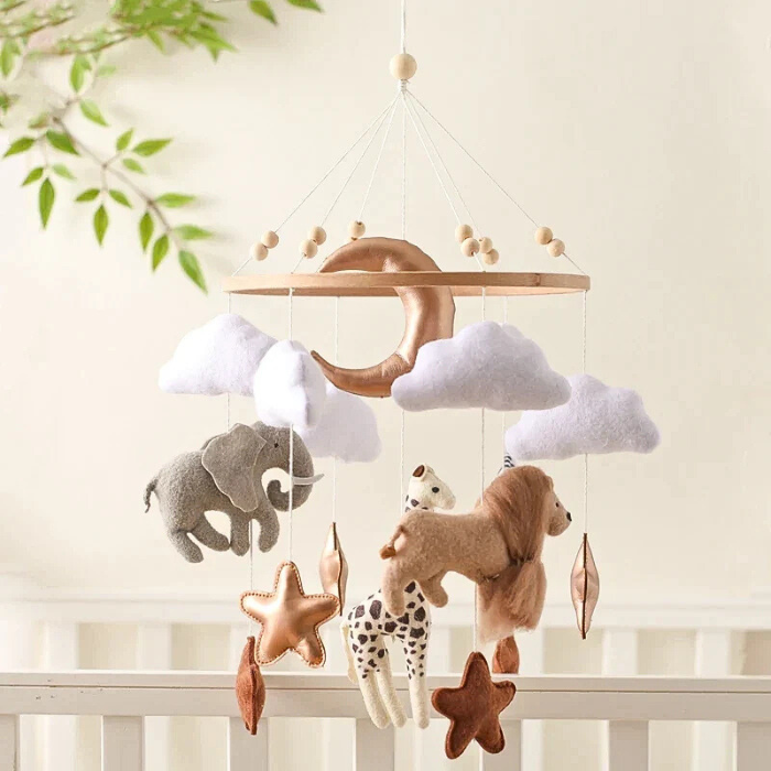 mobile bébé animaux de la savane suspendu avec figurines giraffe éléphant et lion