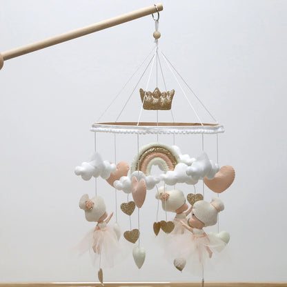  mobile bébé danse féerique suspendu avec figurines couronne arc-en-ciel coeurs et nuages 