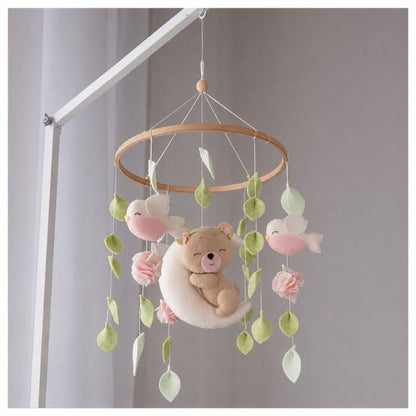 mobile bébé fille ourson rose le rêveur en feutrine et cercle bois suspendu