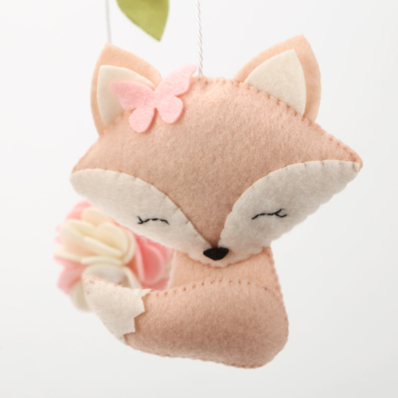 mobile-bebe-foret-rose-en-design-adorable