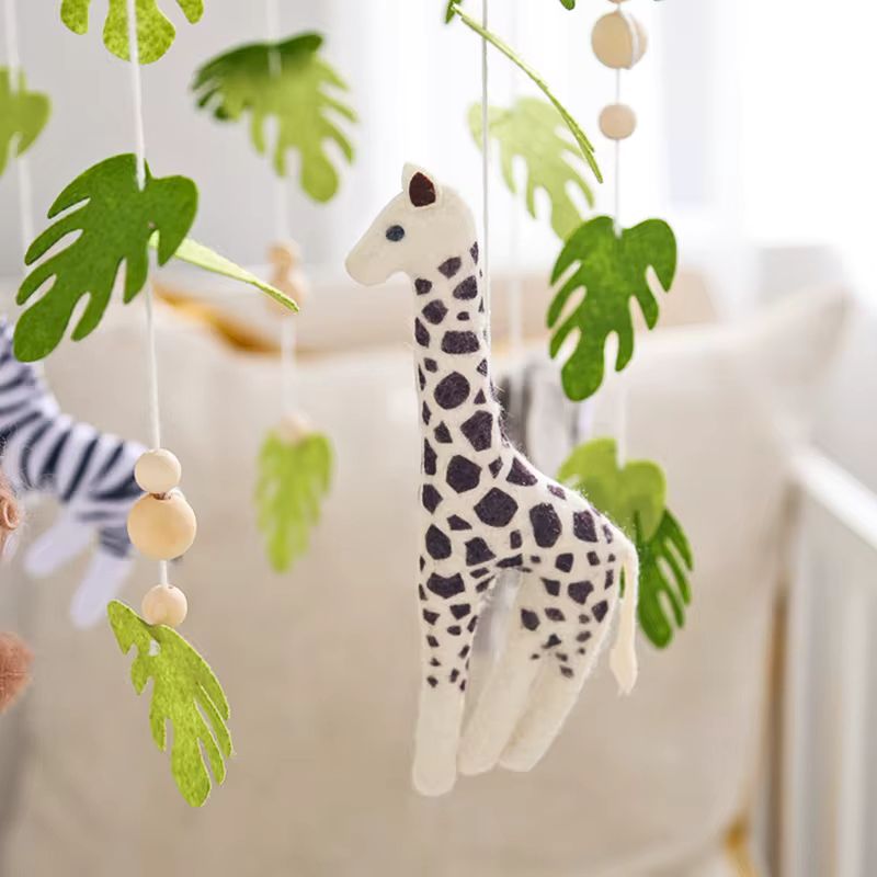 mobile-bebe-safari-figurines-adorables