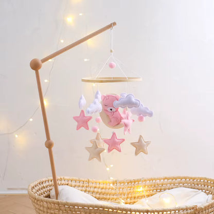 mobile-ourson-rose-design-et-decoration-de-chambre-de-bebe