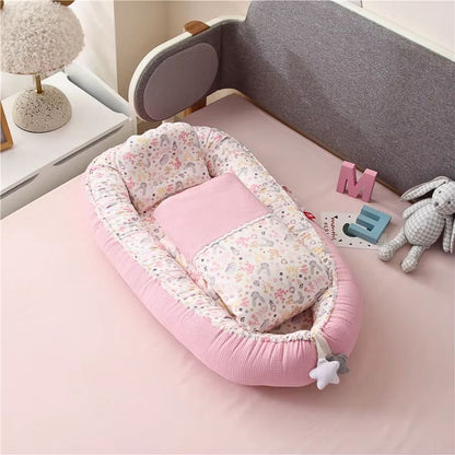 reducteur-de-lit-bebe-fille-motif-lapin-rose
