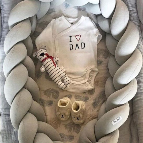 reducteur_de_lit_bebe_tresse_gris_cocon_protecteur