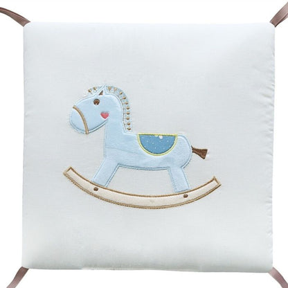 tour-de-lit-bebe-cheval-bleu-motif-adorable