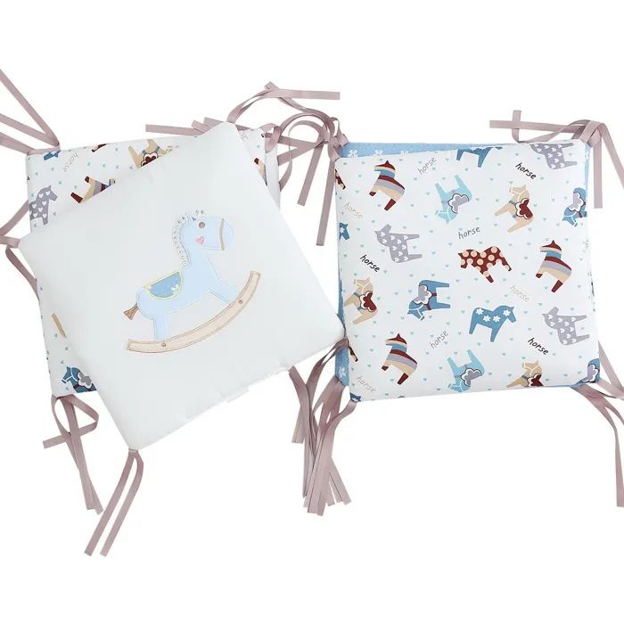 tour-de-lit-bebe-cheval-bleu-motifs-chevaux-mignons